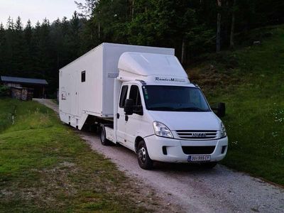 Weiß Gebraucht 2018 Iveco Daily Kombi | € 79.000