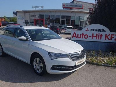Weiß Gebraucht 2023 Skoda Superb Ambition Kombi | € 29.990 (Fairer Preis)