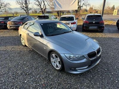 Silber Gebraucht 2011 BMW 320 Shadowline Coupé | € 10.490 (Fairer Preis)