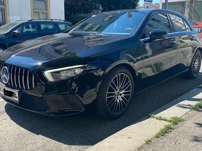 Schwarz Gebraucht 2018 Mercedes A180 AMG Limousine | € 17.490