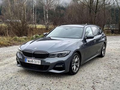 Grau Gebraucht 2021 BMW 320 M Sport Kombi | € 32.200 (Fairer Preis)
