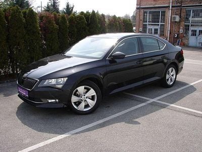 Schwarz schwarz metallic Gebraucht 2017 Skoda Superb Ambition Limousine | € 18.990 (Fairer Preis)
