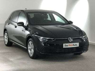 Schwarz metallicperleffektno Gebraucht 2024 VW Golf VIII Life Limousine | € 22.890 (Fairer Preis)