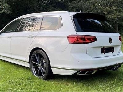 gebraucht VW Passat Variant Elegance 20 SCR TDI 4Motion DSG