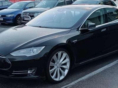 Schwarz Gebraucht 2015 Tesla Model S Kleinwagen | € 25.000