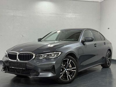 Grau Gebraucht 2021 BMW 330 Advantage Limousine | € 31.990 (Etwas zu teuer)