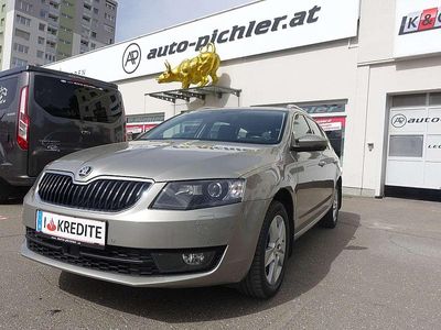 Grau Gebraucht 2016 Skoda Octavia Style Kombi | € 18.990 (Etwas zu teuer)