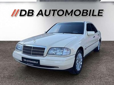 Weiß Gebraucht 1996 Mercedes C220 Elegance Limousine | € 8.490
