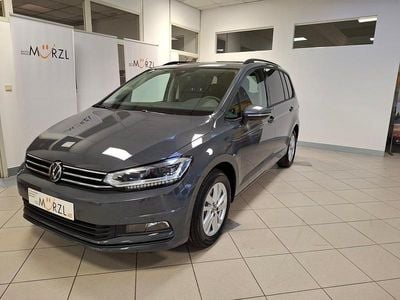 Mittelgrau metallic Neu 2025 VW Touran Life Van / Kleinbus | € 50.500 (Teuer)