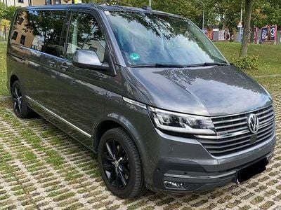 Grau Gebraucht 2020 VW Multivan Van | € 54.000 (Etwas zu teuer)