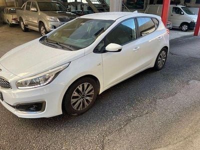gebraucht Kia Ceed Ceed / 10 TGDI ISG Silber