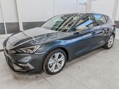 Grau Neu 2025 Seat Leon FR Limousine | € 32.977 (Fairer Preis)