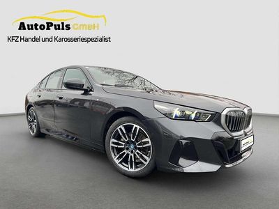 Grau Gebraucht 2024 BMW 530e M Sport Limousine | € 51.488 (Superpreis)