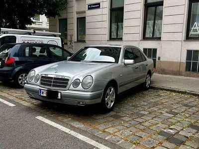 Gebraucht 1996 Mercedes E280 Elegance Limousine | € 5.500