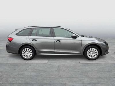 Mittelgrau metallic Gebraucht 2025 Skoda Octavia Essence Kombi | € 26.590 (Guter Preis)