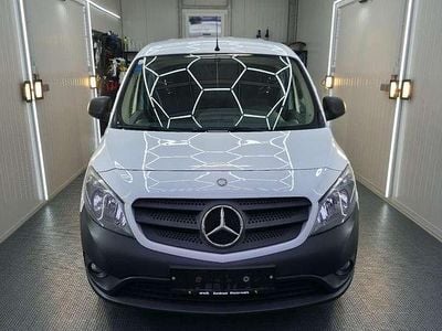 Weiß Gebraucht 2015 Mercedes Citan 108 Van / Kleinbus | € 8.999