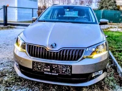 Grau Gebraucht 2015 Skoda Fabia Ambition Kombi | € 7.700 (Fairer Preis)