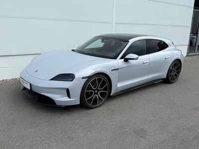 Hellgrau metallic Gebraucht 2025 Porsche Taycan Sport Turismo Kombi | € 139.900