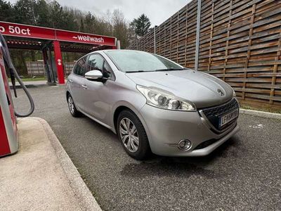 gebraucht Peugeot 208 Active 1,4 HDI 68 FAP