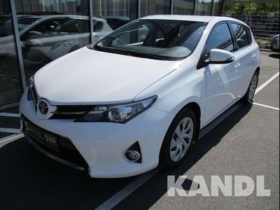 Weiß Gebraucht 2014 Toyota Auris Active Limousine | € 7.390 (Guter Preis)