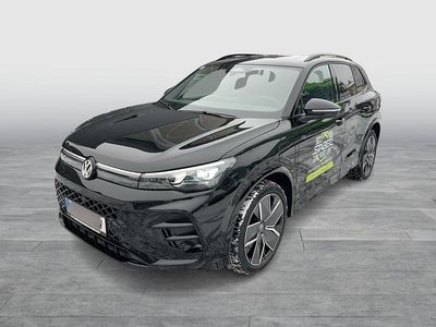 Schwarz metallic Neu 2025 VW Tiguan Sport SUV | € 56.990