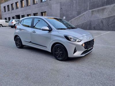 Gebraucht Hyundai i10 Pure 67 PS (49 kW) 2020 Grau Kleinwagen