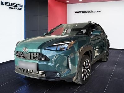 Neu Toyota Yaris Cross Active 98 PS (72 kW) 2026 Silber SUV