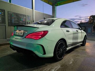 Weiß Gebraucht 2016 Mercedes CLA200 Limousine | € 21.000 (Etwas zu teuer)