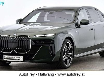 Grün Gebraucht 2025 BMW 740 Efficient Dynamics Limousine | € 141.890