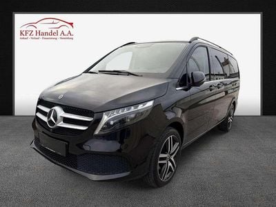 Schwarz Gebraucht 2023 Mercedes V220 Avantgarde Van / Kleinbus | € 39.990