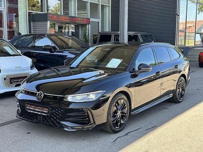 Gebraucht VW Passat R-line 150 PS (110 kW) 2024 Grenadillschwarz Kombi
