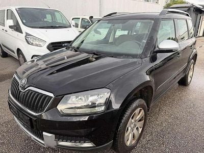 Schwarz Gebraucht 2015 Skoda Yeti SUV | € 5.999