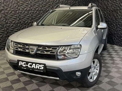 Gebraucht Dacia Duster Celebration 105 PS (77 kW) 2015 Grau SUV