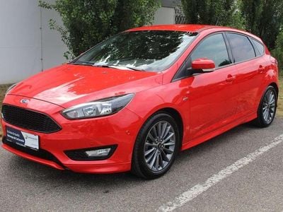Rot Gebraucht 2018 Ford Focus ST-Line Limousine | € 15.490 (Teuer)