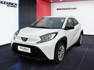 Gebraucht Toyota Aygo X Play 72 PS (52 kW) 2025 Weiss SUV
