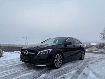 Gebraucht Mercedes CLA220 Shooting Brake 177 PS (130 kW) 2017 Schwarz Kombi