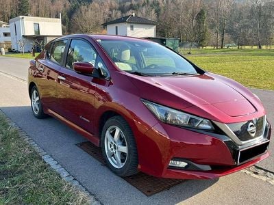 Gebraucht Nissan Leaf 85 kW (116 PS) 2018 Rot Kleinwagen