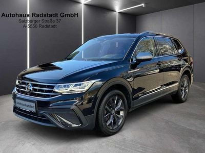 Schwarz metallicperleffektno Gebraucht 2023 VW Tiguan Allspace Life SUV | € 39.900 (Fairer Preis)