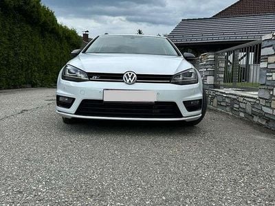 Weiß Gebraucht 2015 VW Golf VII Trendline Kombi | € 8.800 (Etwas zu teuer)
