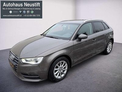 Gebraucht Audi A3 Attraction 110 PS (80 kW) 2015 Grau Limousine