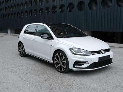 Weiß Gebraucht 2018 VW Golf VII Highline Limousine | € 22.000 (Teuer)