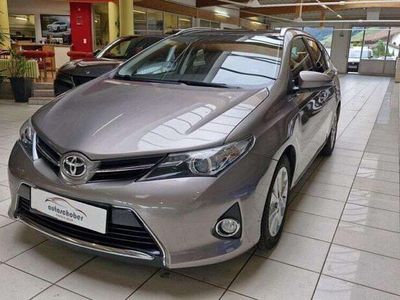Braun Gebraucht 2014 Toyota Auris Active Kombi | € 10.990 (Etwas zu teuer)