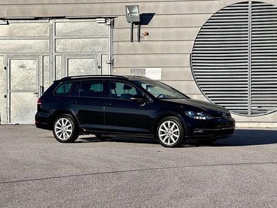 Schwarz Gebraucht 2018 VW Golf VII Comfortline Kombi | € 12.450 (Etwas zu teuer)