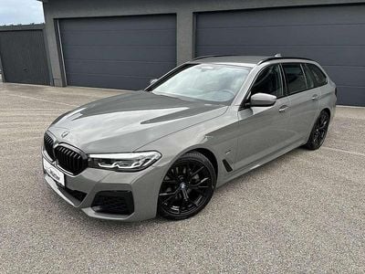 Grau Gebraucht 2022 BMW 520 M Sport Kombi | € 39.990 (Fairer Preis)