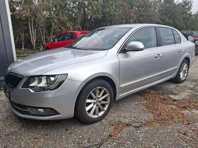 gebraucht Skoda Superb GREENLINE 16 TDI XENON/SITZHEIZUNG/ALU/Multi/Temp