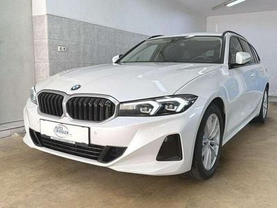 Weiß Gebraucht 2023 BMW 318 Shadowline Kombi | € 28.900 (Guter Preis)
