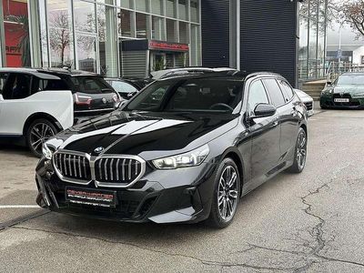 Saphirschwarz Gebraucht 2025 BMW 520 M Sport Kombi | € 49.990 (Teuer)