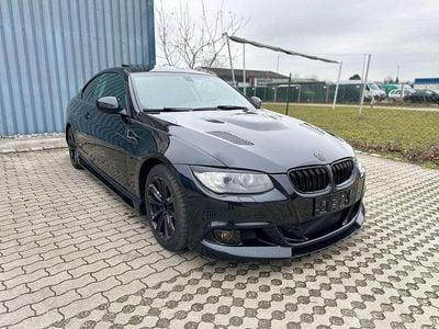 Schwarz Gebraucht 2011 BMW 330 Comfort Edition Coupé | € 5.500