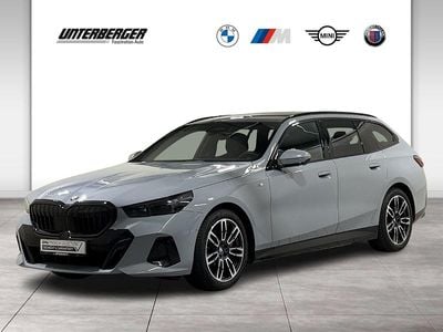 Grau Gebraucht 2024 BMW 540 M Sport Kombi | € 65.890