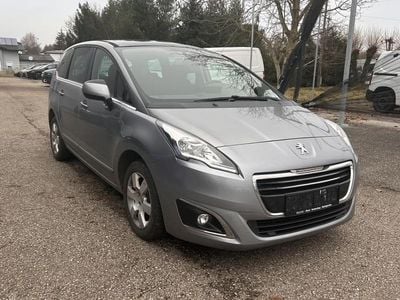 Artensegrau Gebraucht 2016 Peugeot 5008 Business-Line Kombi | € 8.990 (Etwas zu teuer)